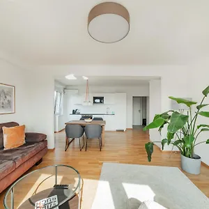 Central 60m2 10 Min Walk From Main Station Wien